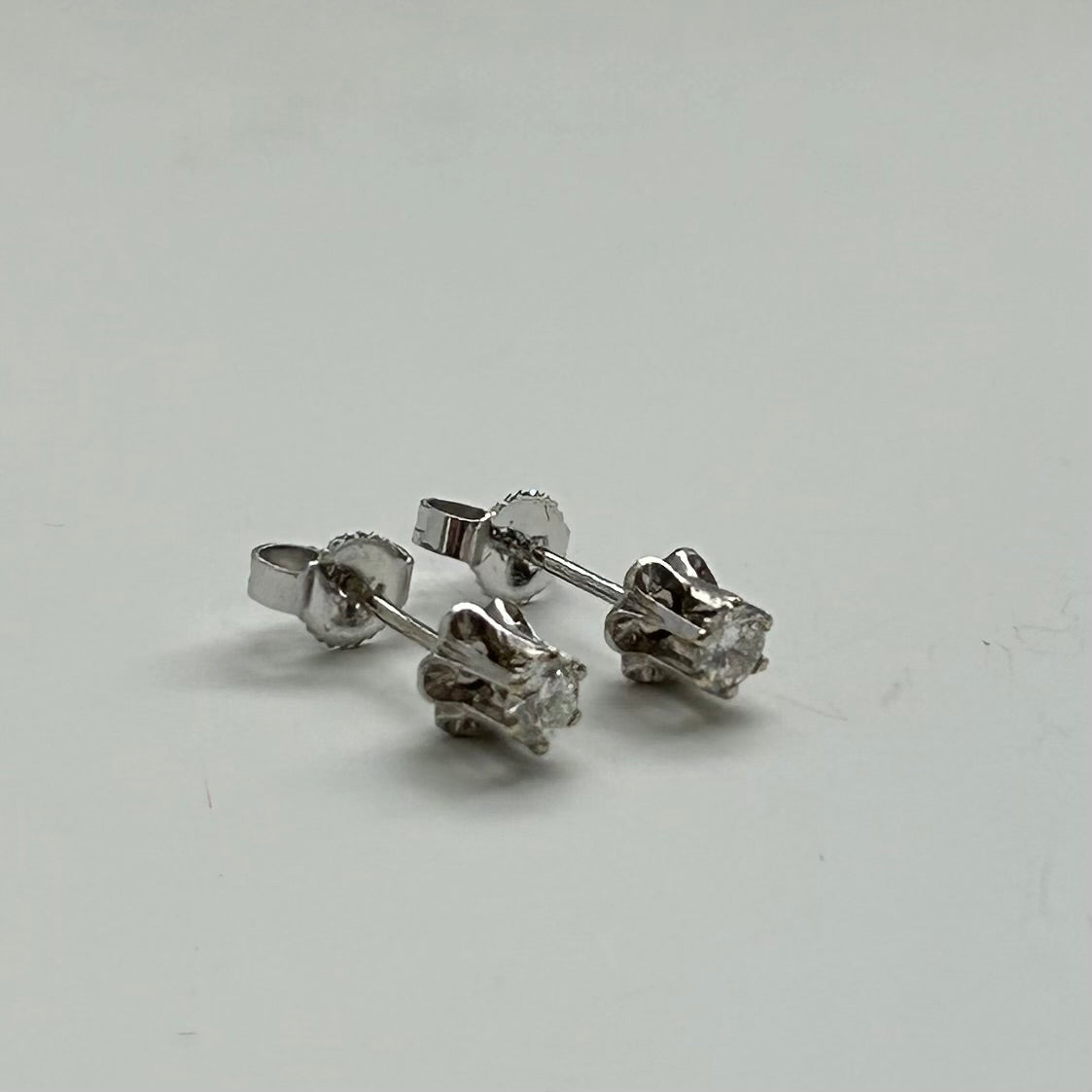 14KW 1/4tcw Diamond Buttercup Stud Earrings