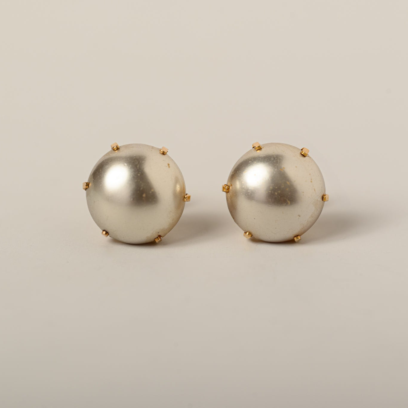 14k yellow gold silver button pearls estate stud earrings