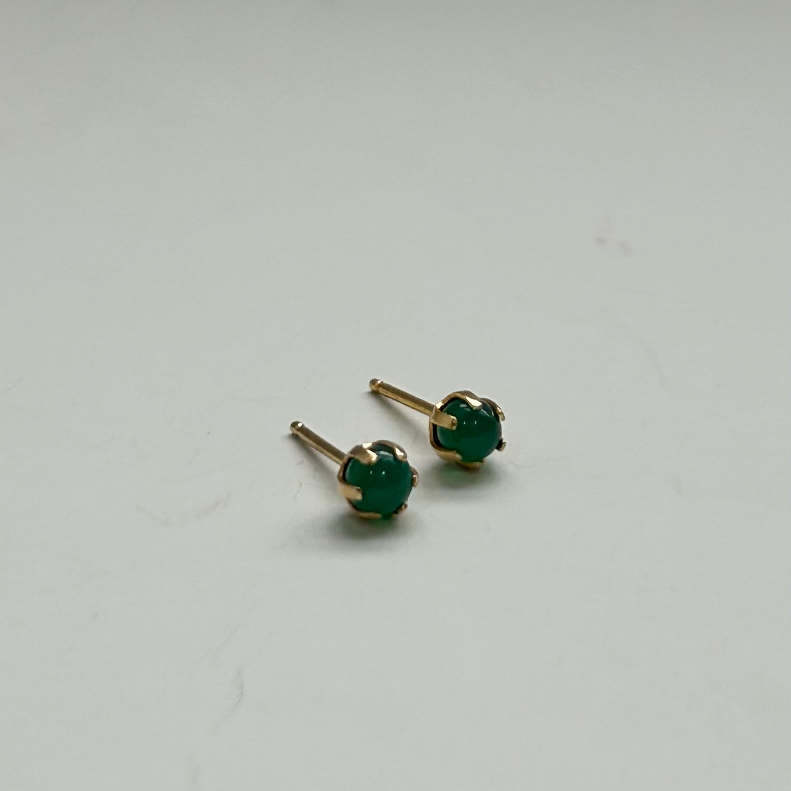 14KY Green Gem Stud Earrings