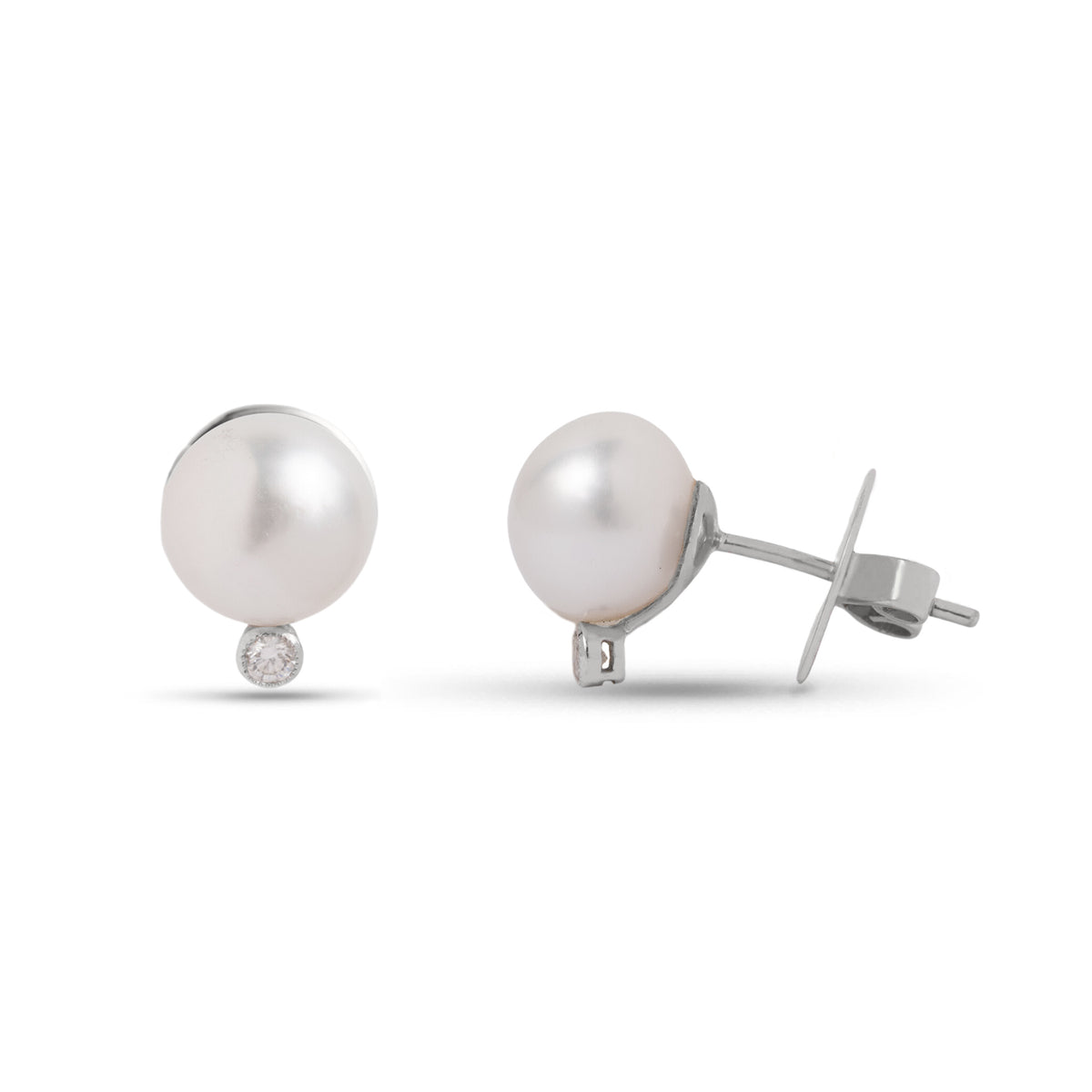 18k white gold pearl and bezel set diamond stud earrings