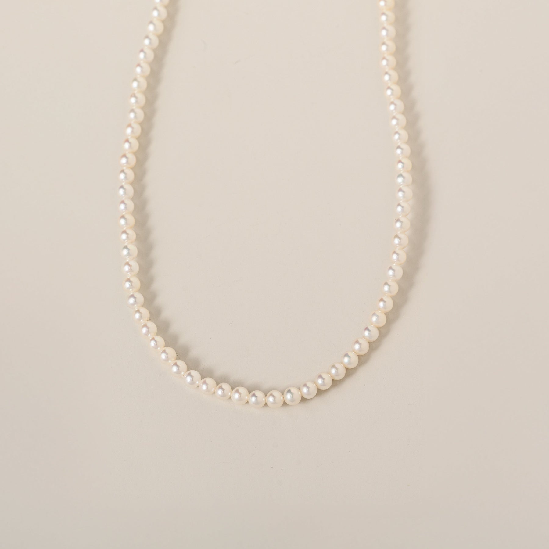 16" strand medium freshwater pearl necklace 18k yellow spring clasp