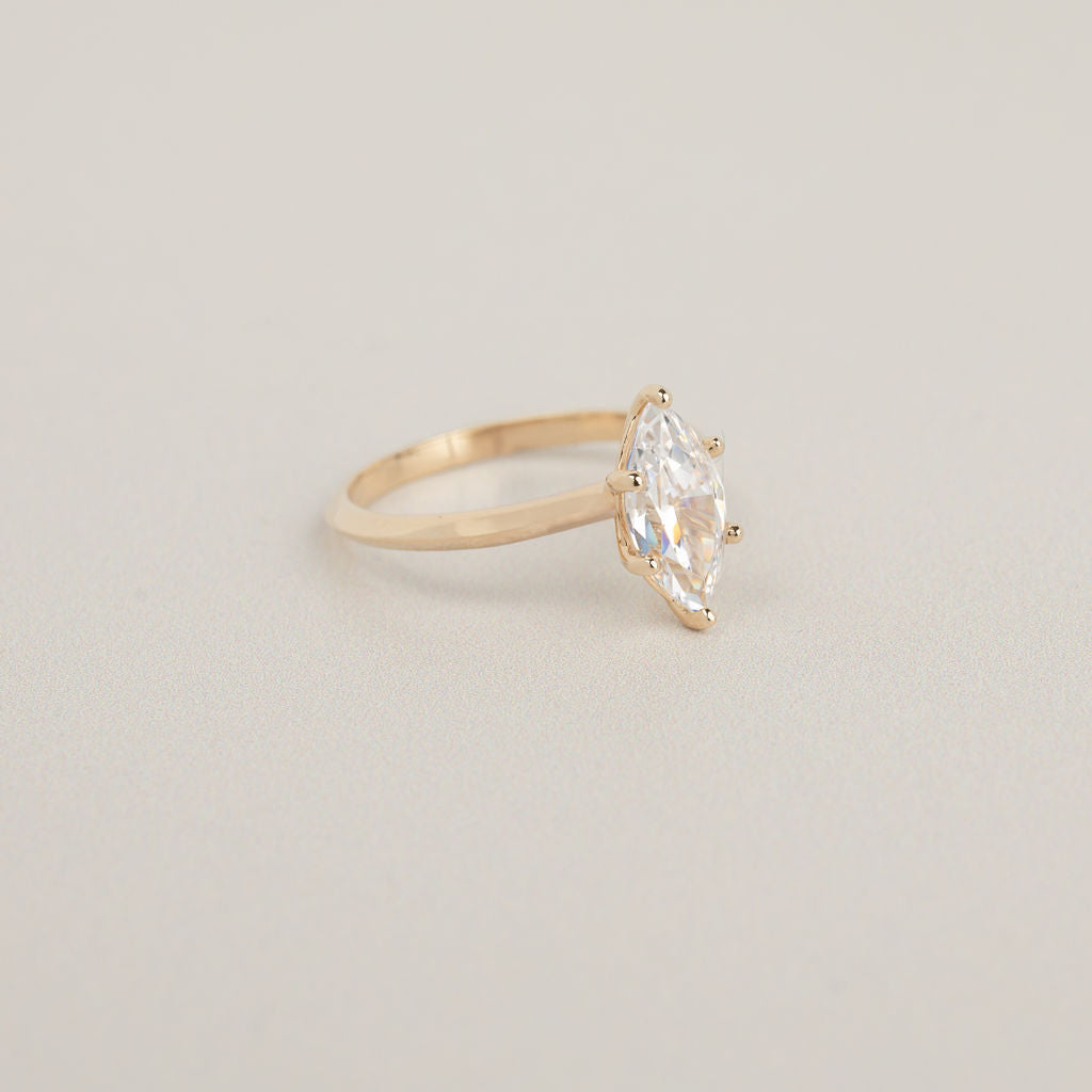 14k gold solitaire knife edge band engagement ring setting