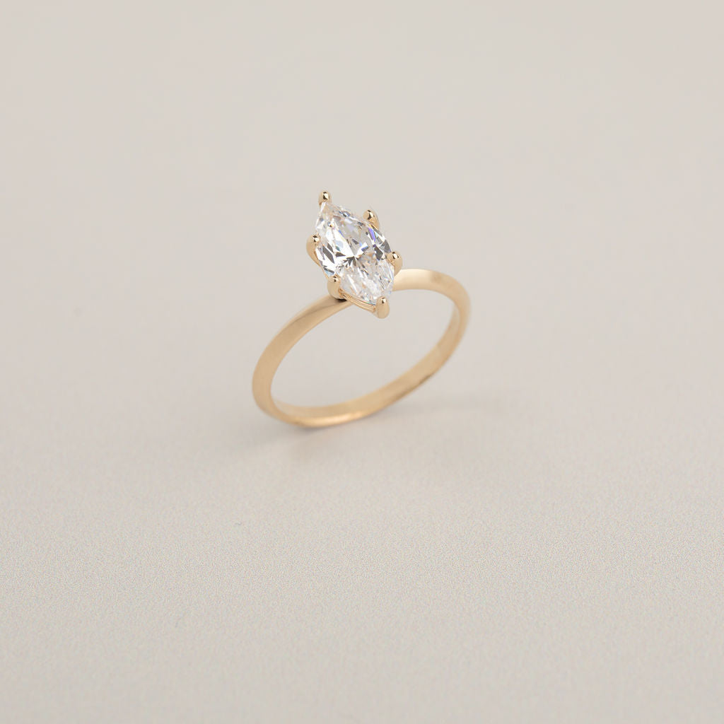 14k gold solitaire knife edge band engagement ring setting