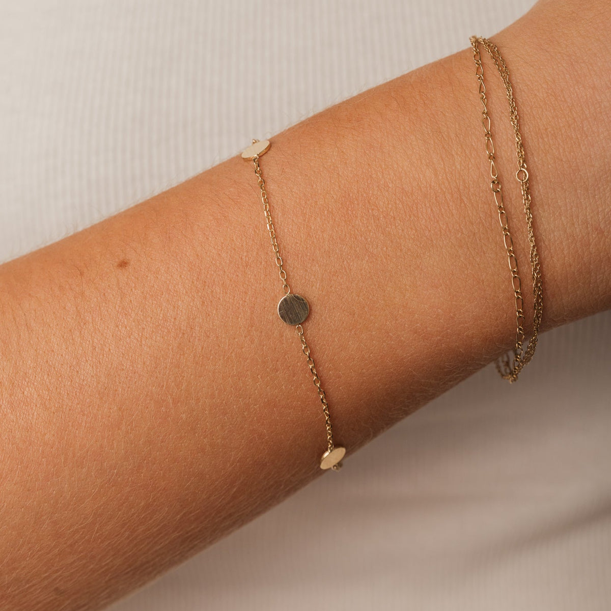 14k yellow gold polished circle disc station bracelet with extender 6-7"