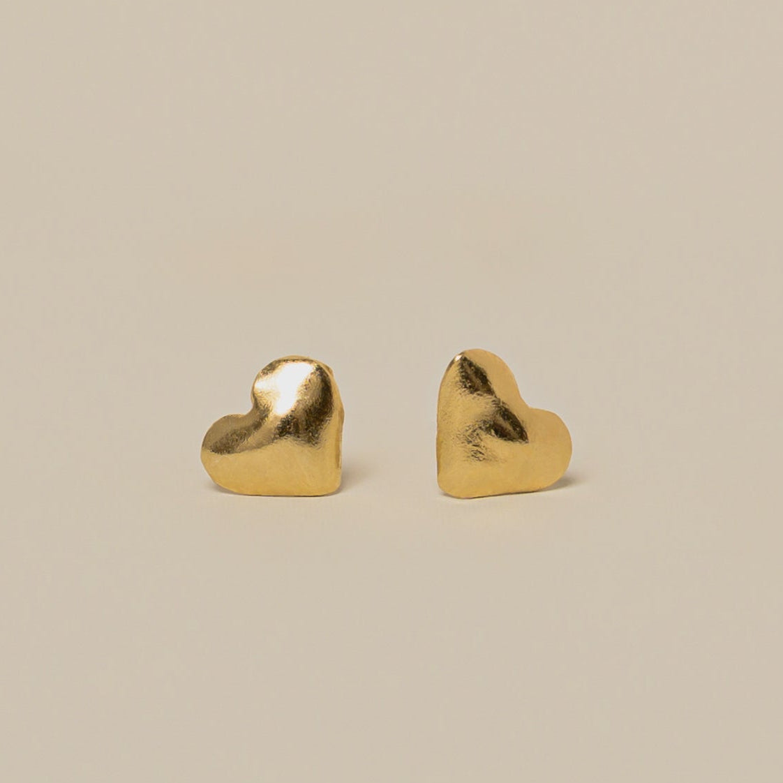 14k yellow gold heart shaped youth size stud earrings