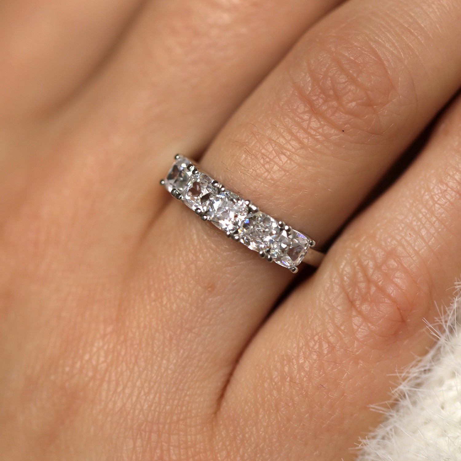 Greta Ring