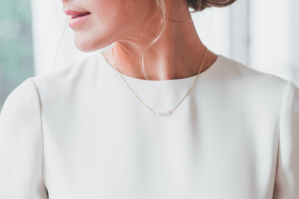 yellow gold and pearl wedding necklace