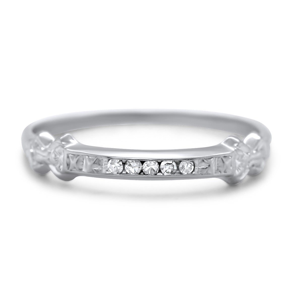 18k white gold channel set diamond antique wedding band with an engraved pattern