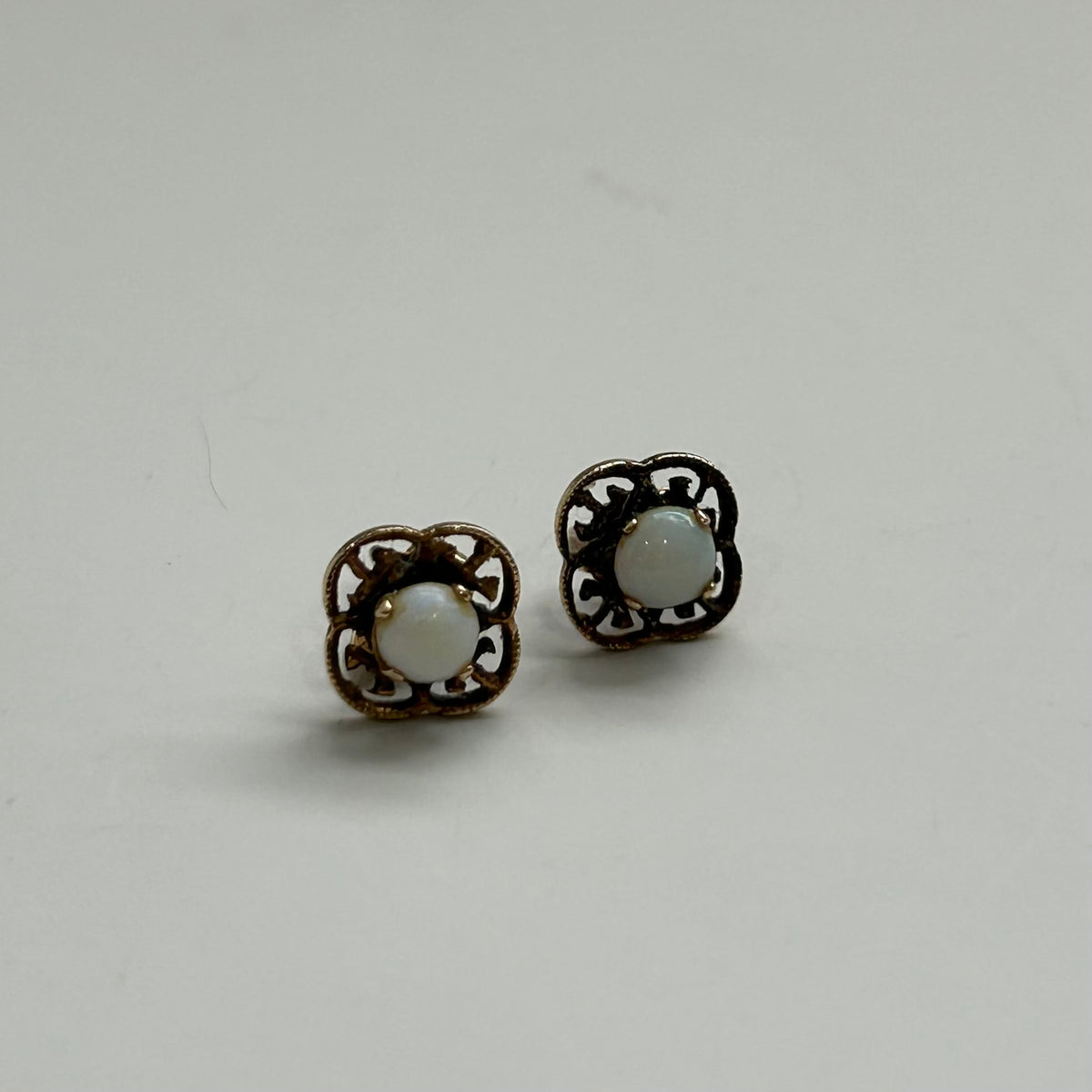 14KY Opal Stud Earrings