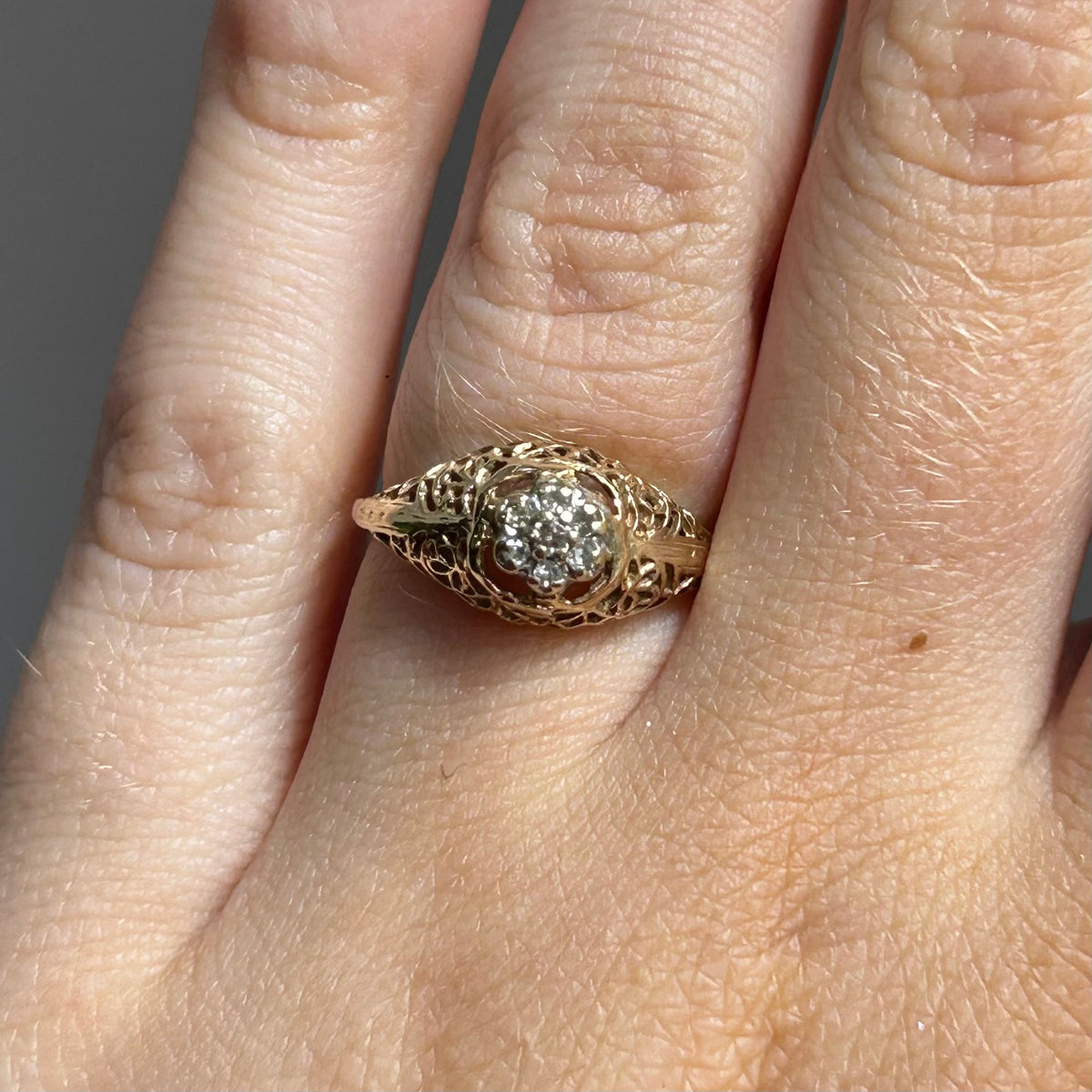 10KY Diamond Flower Filagree Ring