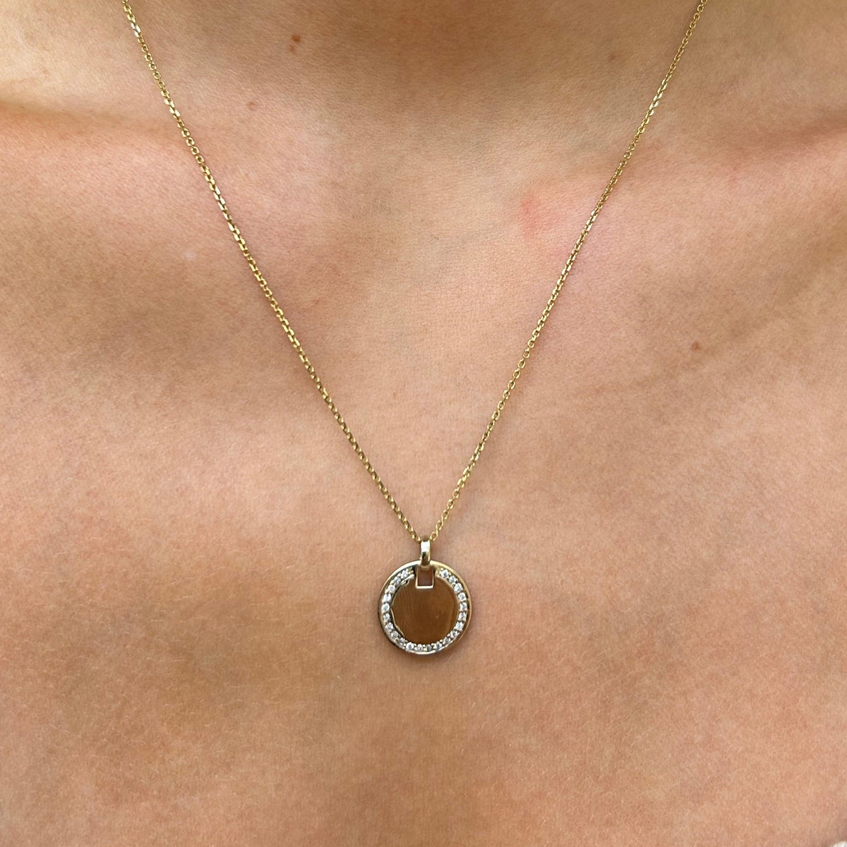 14KY Round Disc Diamond Pendant Necklace 18"