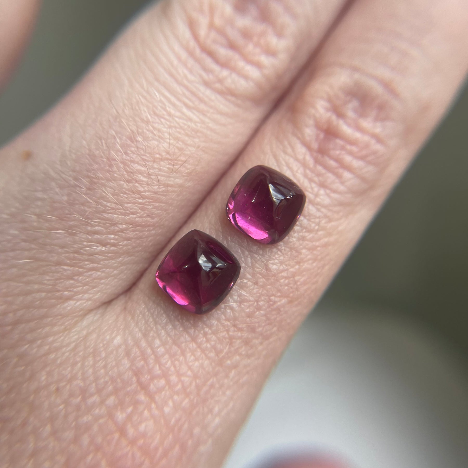 6.60tcw Sugar Loaf Rhodolite Garnet