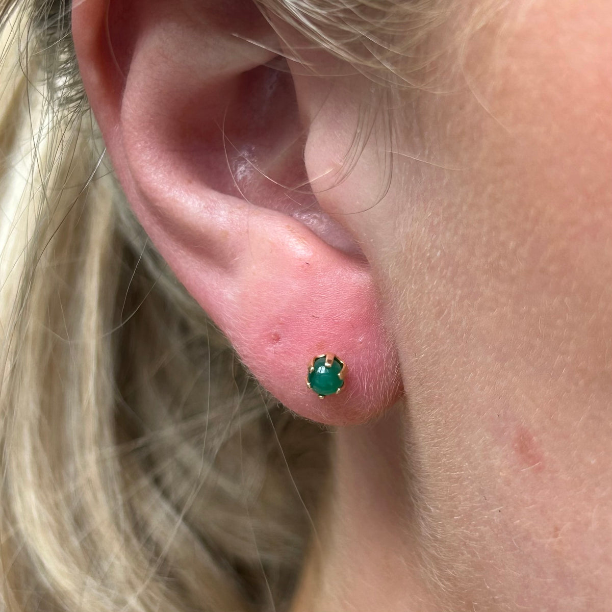 14KY Green Gem Stud Earrings