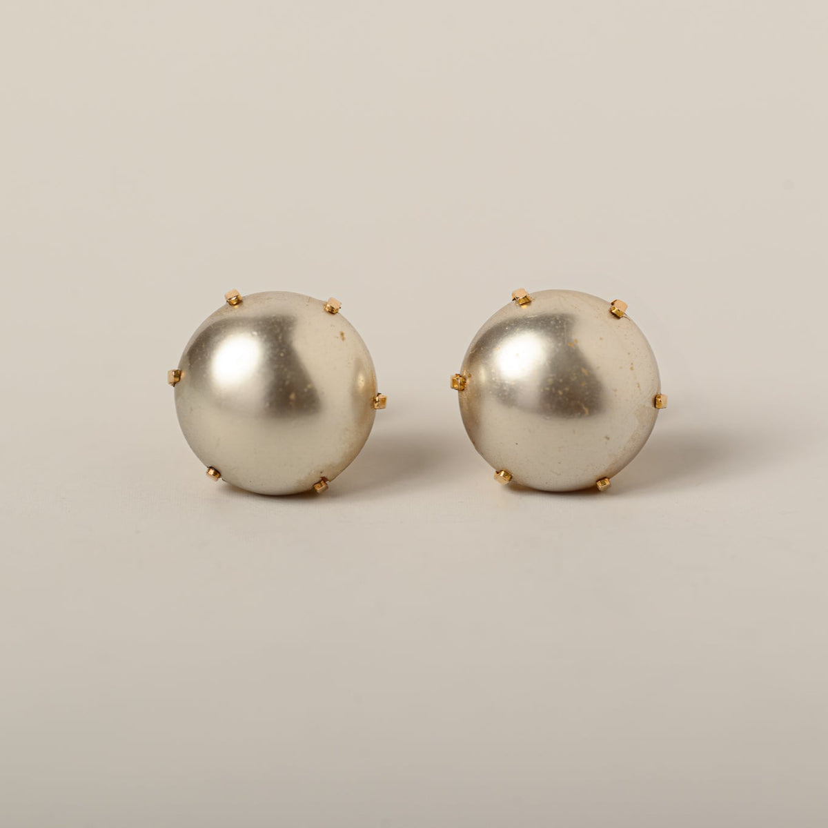 14k yellow gold silver button pearls estate stud earrings