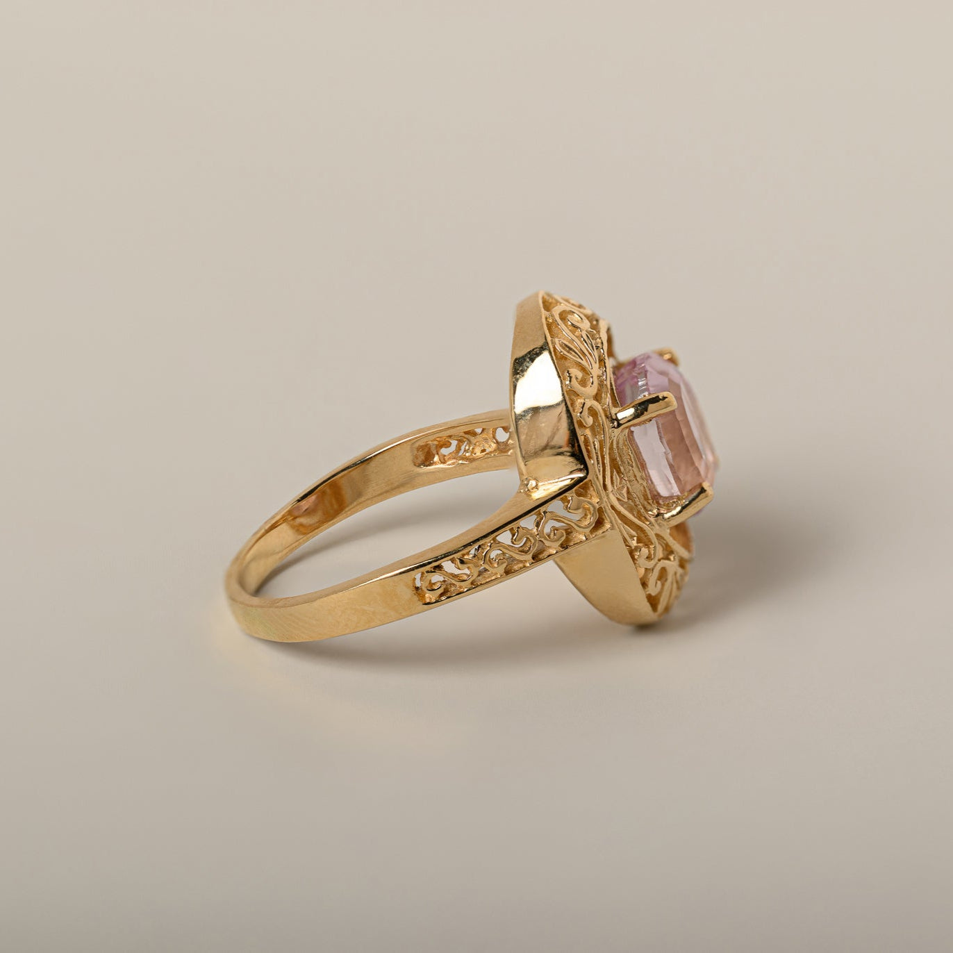 Faye Ring