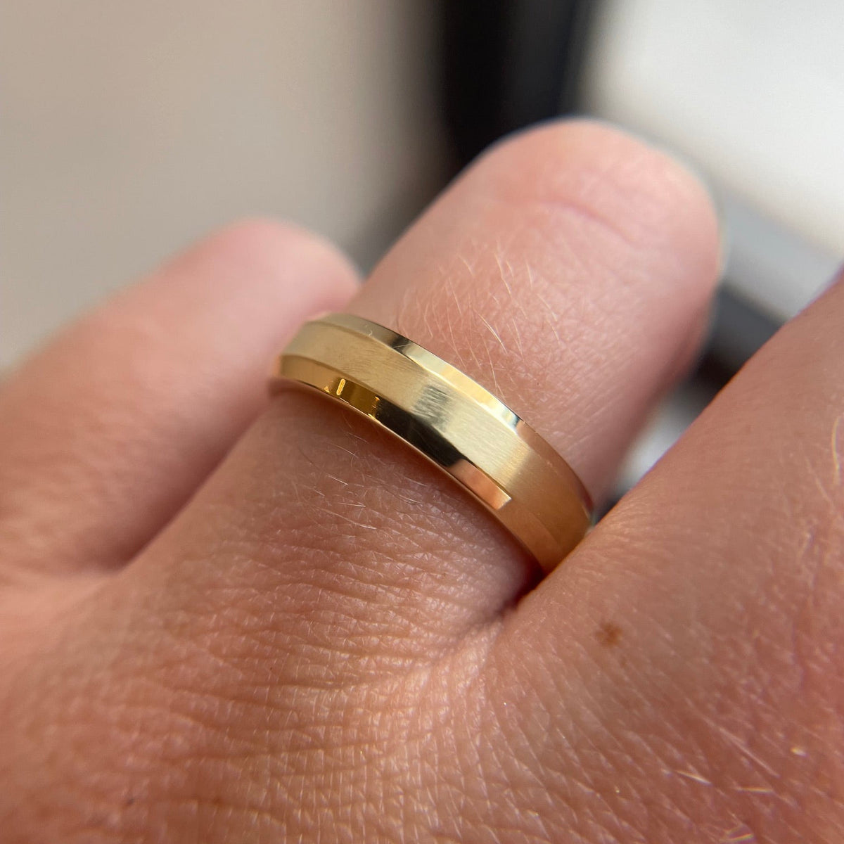 14K Yellow Gold Beveled Edge Men's Wedding Band