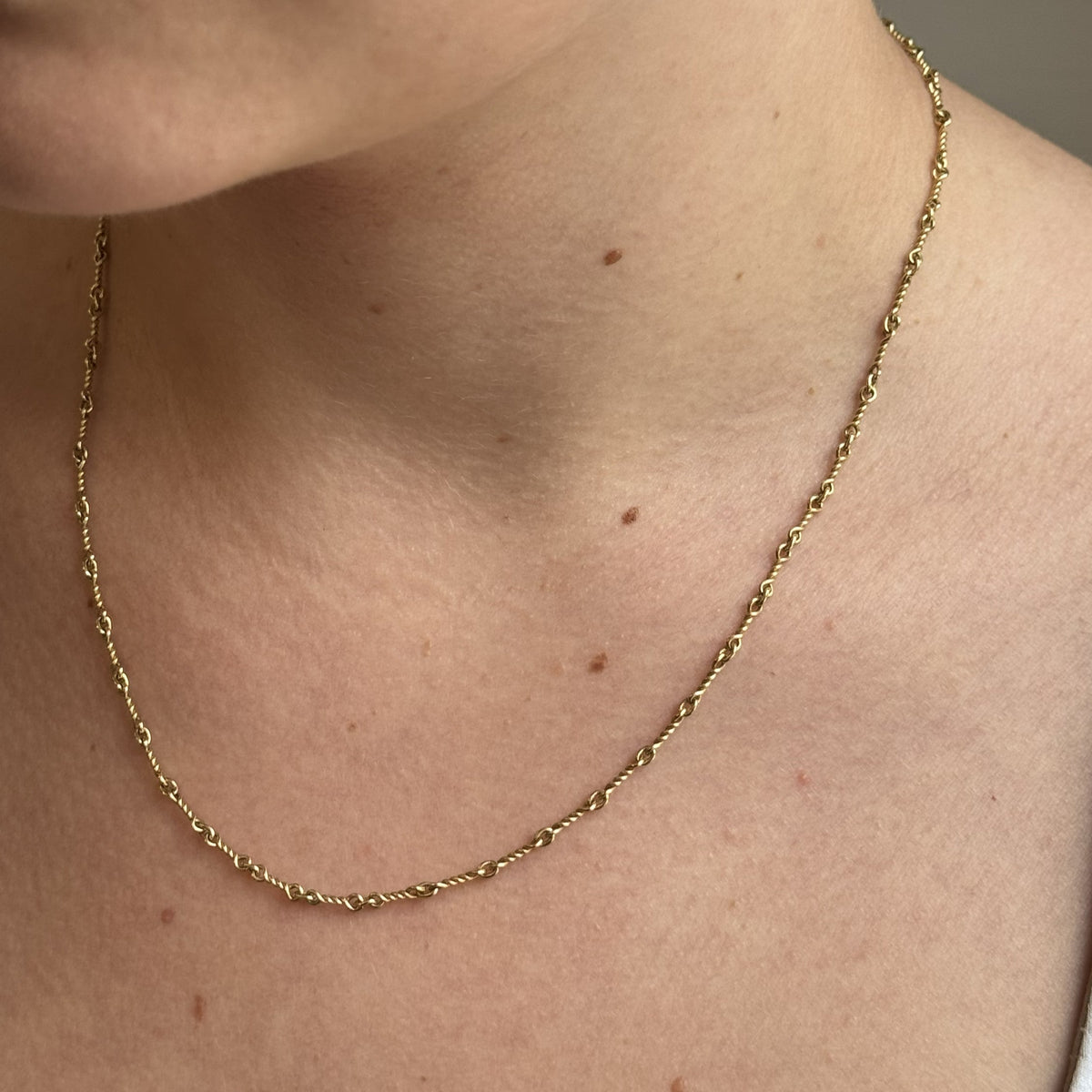 14K Yellow Gold "Dog Bone" Chain Necklace