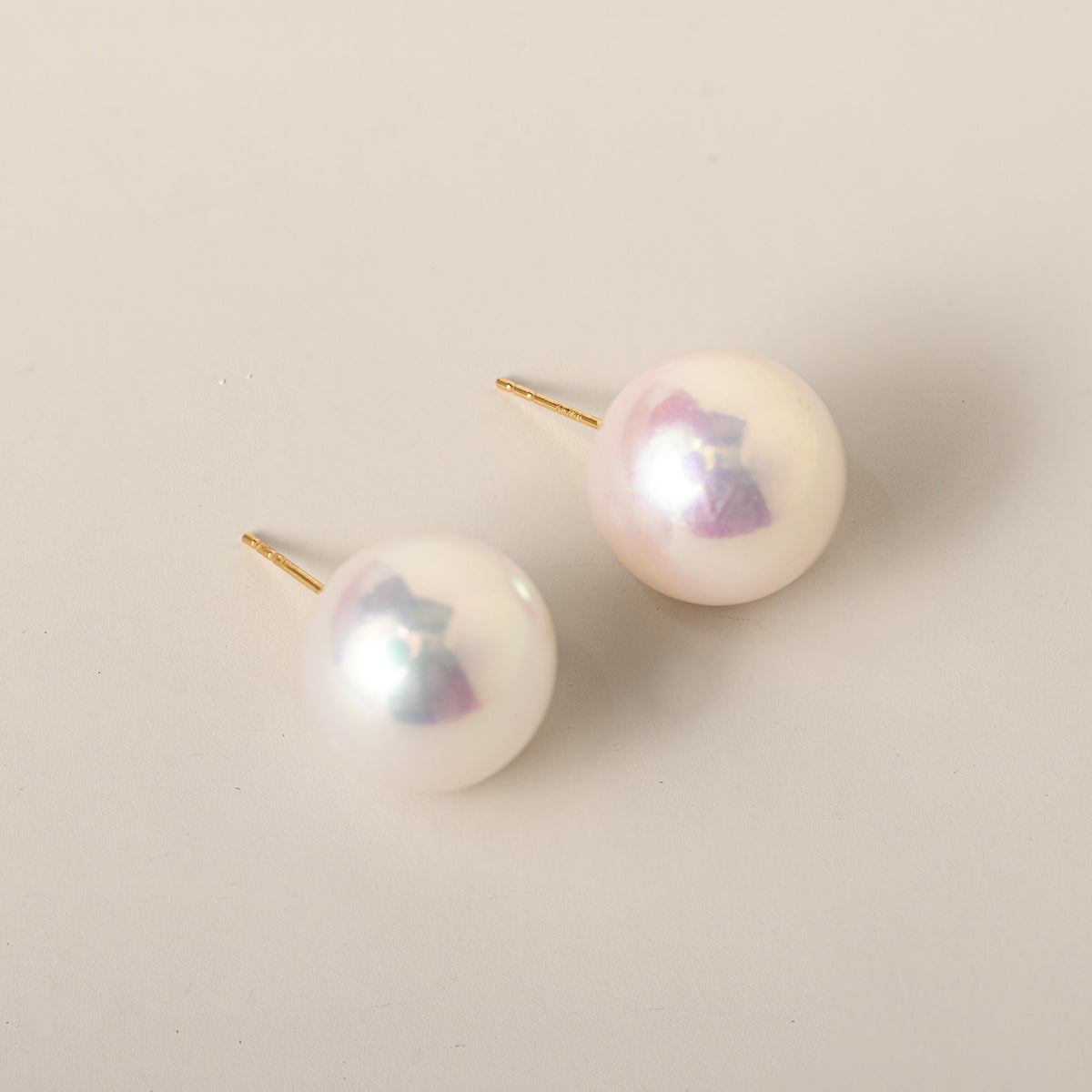 18k yellow gold large pearl stud earrings