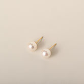 7.5mm round freshwater pearl stud earrings 18k yellow gold