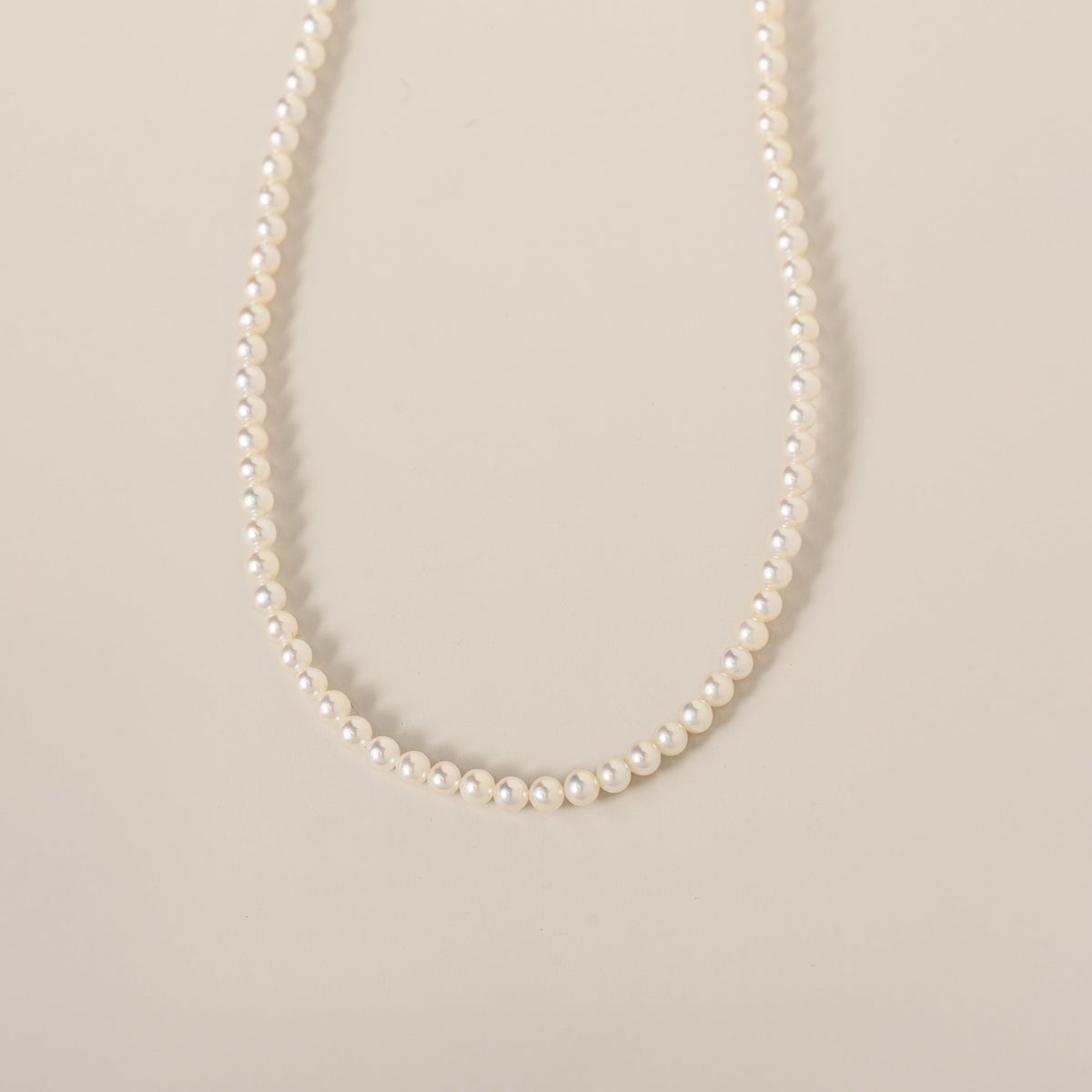 16" strand medium freshwater pearl necklace 18k yellow spring clasp
