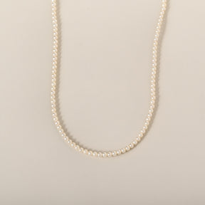16" strand of small pears 18k yellow gold spring clasp