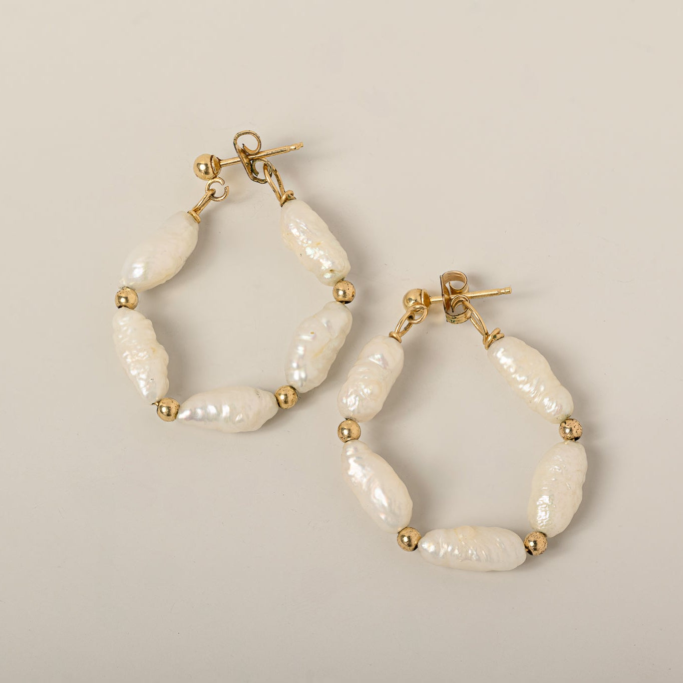 14k yellow gold freshwater pearl gold ball stud post hoop earrings 1970-80s contemporary estate earrings