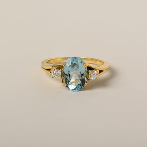 18k yellow gold oval aquamarine diamond side stone contemporary estate ring