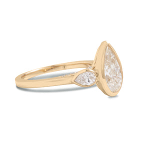 2.00ct Pear Lab Grown Diamond Tatum Ring