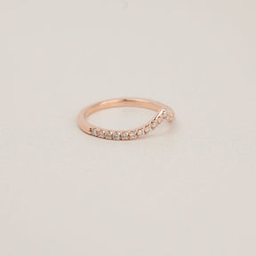 14k gold platinum diamond v contour wedding ring 
