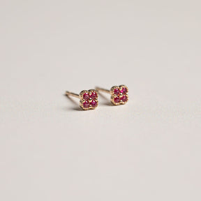 14ky gemstone flower studs with milgrain detail