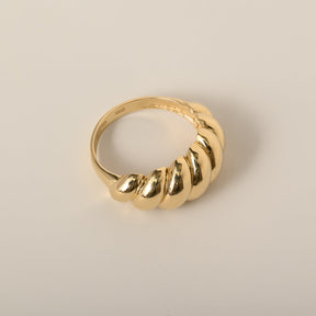 14k yellow gold polished and grooved domed shrimp ring