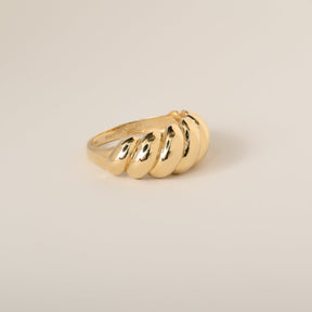 14k yellow gold polished and grooved domed shrimp ring