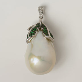 Posey Pendant