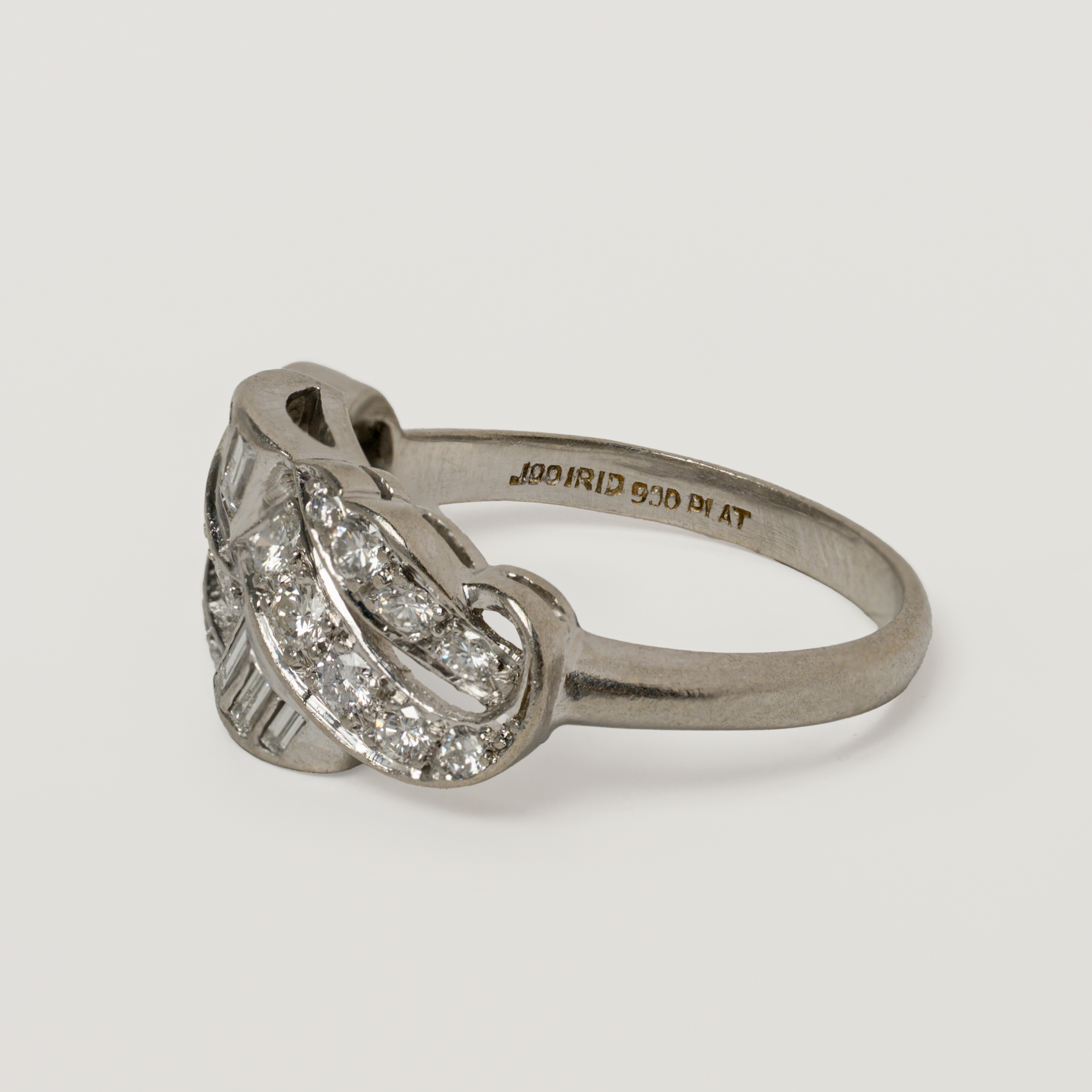 Thea Ring