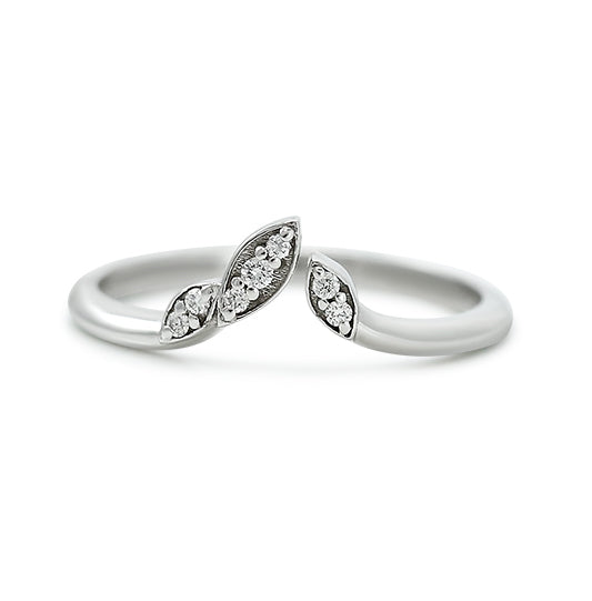 white gold and diamond leaf wedding band with leaf details